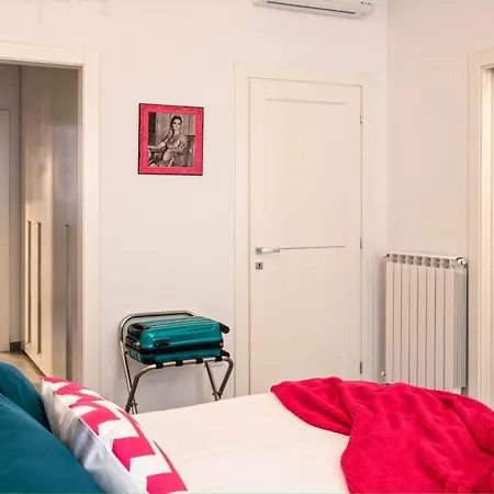 Appartamento Ferdinando Arthouse Oversized Modern - By Gocce Team Napoli