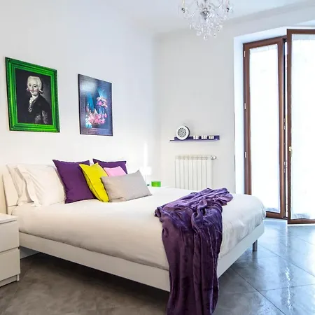 Ferdinando Arthouse Oversized Modern - By Gocce Team Apartment